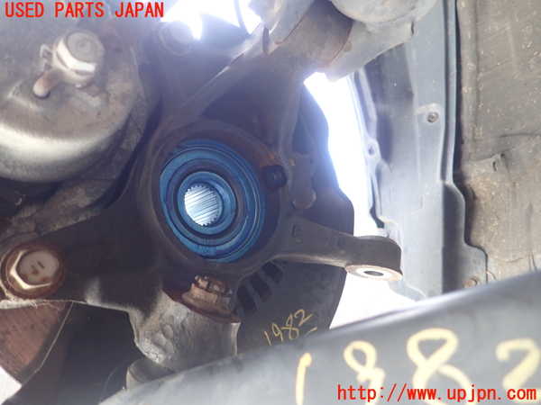 5UPJ-19824290]ノアハイブリッド(ヴォクシーハイブリッド)(ZWR80G)右フロントナックルハブ 中古_m0001.jpg