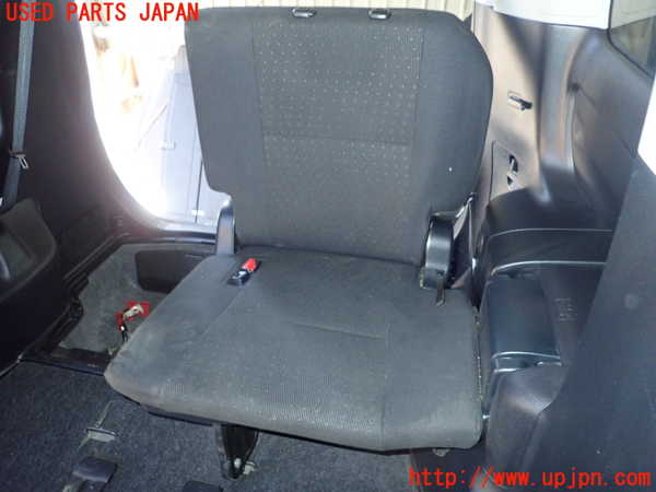 5UPJ-19827265]ノアハイブリッド(ヴォクシーハイブリッド)(ZWR80G)左3列目シート 中古_m0001.jpg