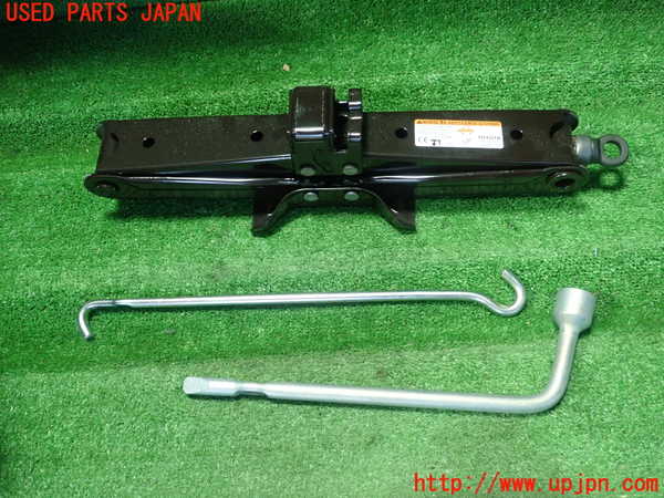 5UPJ-19827805]ノアハイブリッド(ヴォクシーハイブリッド)(ZWR80G)車載工具 中古_m0001.jpg