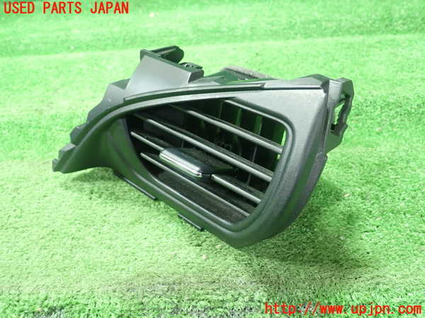 5UPJ-19827526]ノアハイブリッド(ヴォクシーハイブリッド)(ZWR80G)エアコン吹き出し口1 (右) 中古_m0002.jpg
