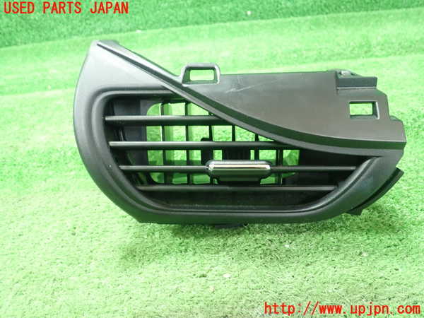 5UPJ-19827528]ノアハイブリッド(ヴォクシーハイブリッド)(ZWR80G)エアコン吹き出し口3 (左) 中古_m0001.jpg