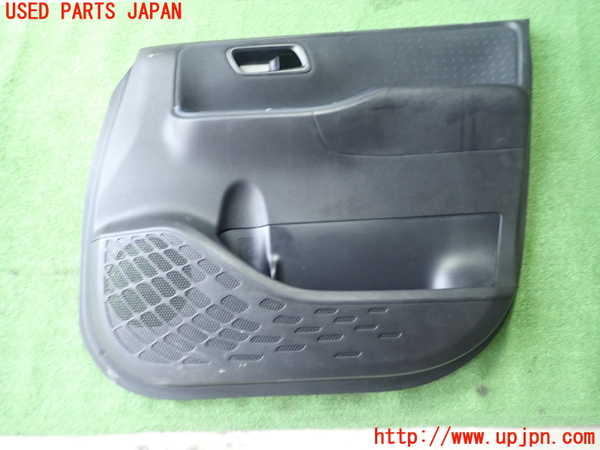 5UPJ-19821234]ノアハイブリッド(ヴォクシーハイブリッド)(ZWR80G)右前ドア内張り 中古_m0001.jpg