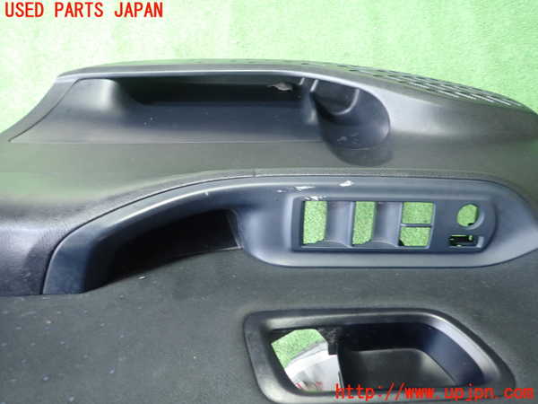 5UPJ-19821234]ノアハイブリッド(ヴォクシーハイブリッド)(ZWR80G)右前ドア内張り 中古_m0002.jpg