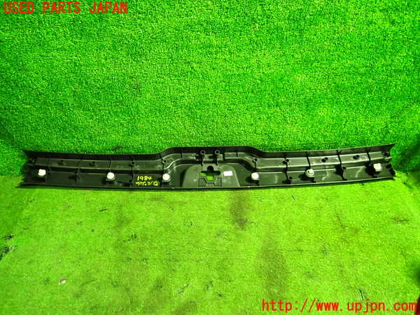 5UPJ-19847772]セレナ(GFC27)ラゲッジトレイ2 中古_m0004.jpg