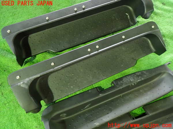 5UPJ-19847740]セレナ(GFC27)スカッフプレート 中古_m0003.jpg