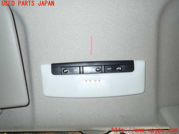 5UPJ-19846411]セレナ(GFC27)ルームランプ1 (1列目) 中古_m0001.jpg