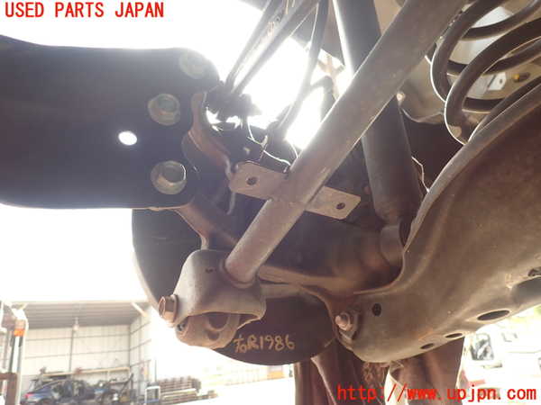5UPJ-19864300]CX-5(KF2P)右リアナックルハブ 中古_m0002.jpg