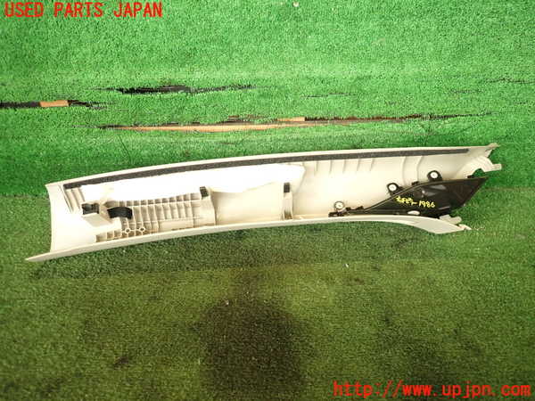 5UPJ-19867655]CX-5(KF2P)右フロントピラートリム 中古_m0002.jpg