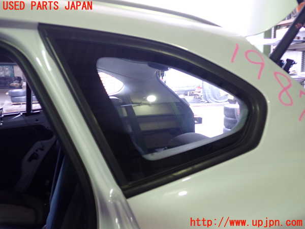 2UPJ-19871382]BMW X1 F48(JG15)左クォーターガラス 中古 Xシリーズ FUYAO M532 43R-001734_m0001.jpg