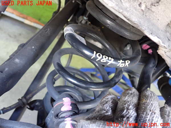 2UPJ-19875100]BMW X1 F48(JG15)右リアスプリング 中古 Xシリーズ_m0001.jpg