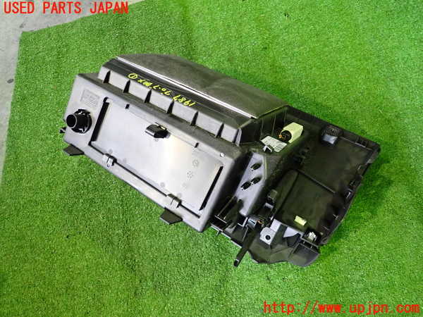 2UPJ-19877516]BMW X1 F48(JG15)グローブボックス1 中古 Xシリーズ_m0002.jpg