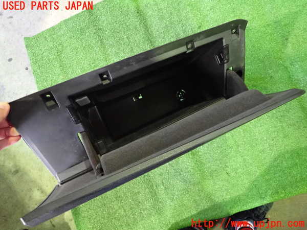 2UPJ-19877516]BMW X1 F48(JG15)グローブボックス1 中古 Xシリーズ_m0004.jpg