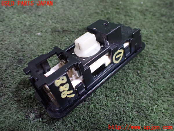 5UPJ-19886411]ロータス・ヨーロッパ S(1117-)ルームランプ1（1列目） 中古_m0002.jpg