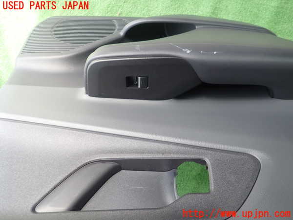 5UPJ-19891324]プリウス(MXWH60)左後ドア内張り 中古_m0003.jpg