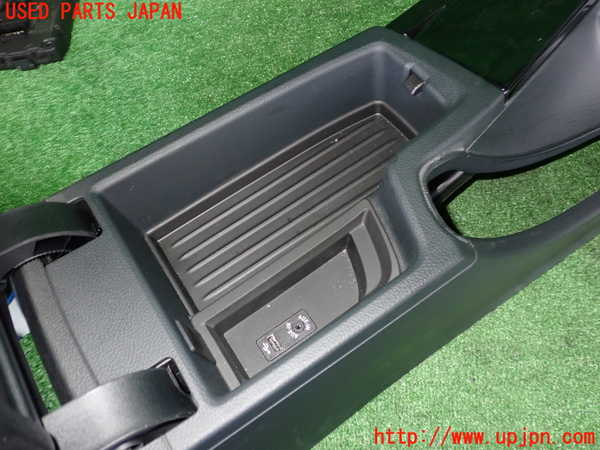 5UPJ-19907540]BMW 320d(8C20)(F30)(LCI)センターコンソール 中古_m0005.jpg