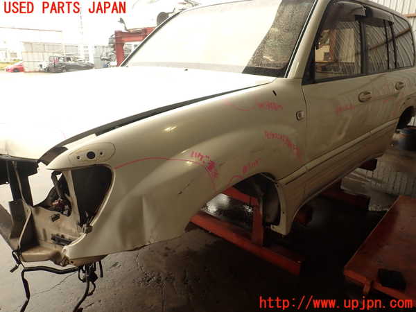 5UPJ-19911082]ランクル100系(UZJ100W)左前フェンダー 【ジャンク品】 中古_m0001.jpg