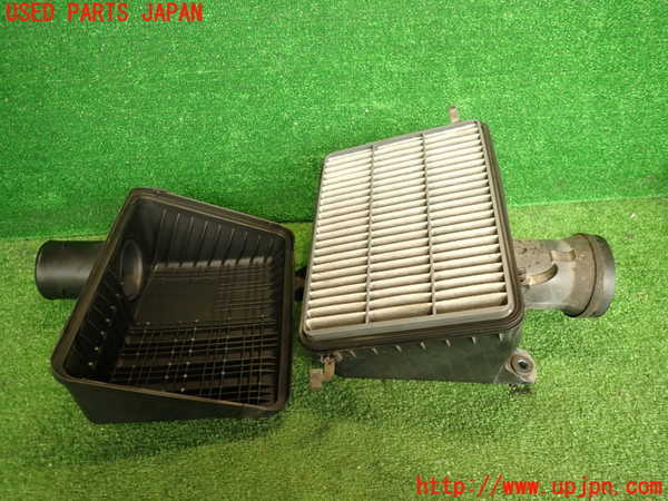 5UPJ-19912560]ランクル100系(UZJ100W)エアクリーナーボックス 中古_m0003.jpg