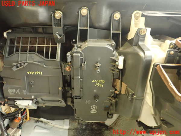 2UPJ-19916081]ランクル100系(UZJ100W)エバポレーター1 中古_m0001.jpg