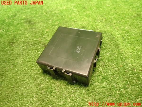 5UPJ-19916149]ランクル100系(UZJ100W)コンピューター4 (ANTENNA RELAY) 中古_m0002.jpg