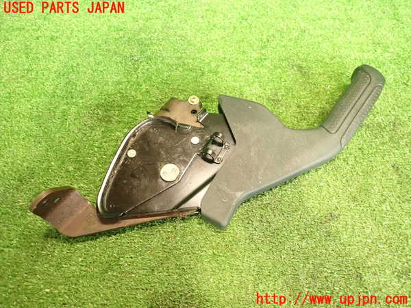 5UPJ-19917550]ランクル100系(UZJ100W)サイドブレーキレバー 中古_m0002.jpg