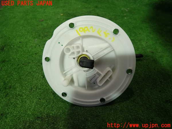5UPJ-19922510]ベンツ SLC200 R172(172434)燃料ポンプ 中古_m0003.jpg
