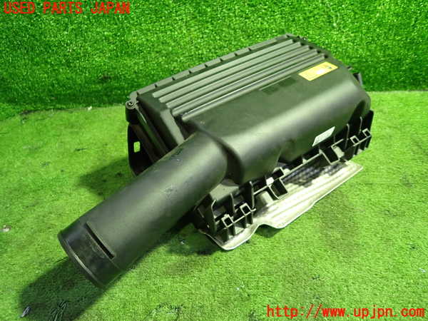 5UPJ-19922560]ベンツ SLC200 R172(172434)エアクリーナーボックス 中古_m0001.jpg