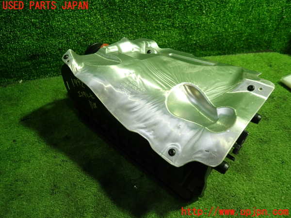 5UPJ-19922560]ベンツ SLC200 R172(172434)エアクリーナーボックス 中古_m0002.jpg