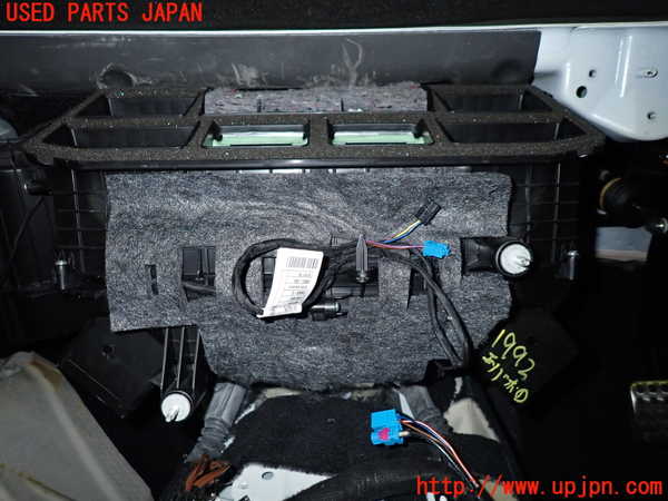5UPJ-19926081]ベンツ SLC200 R172(172434)エバポレーター1 中古_m0002.jpg