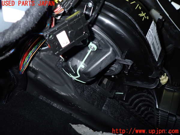 5UPJ-19926081]ベンツ SLC200 R172(172434)エバポレーター1 中古_m0004.jpg