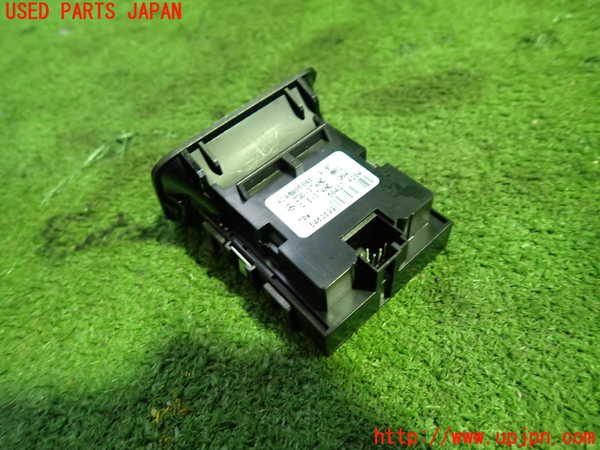 5UPJ-19926308]ベンツ SLC200 R172(172434)スイッチ3（パーキング） 中古_m0003.jpg