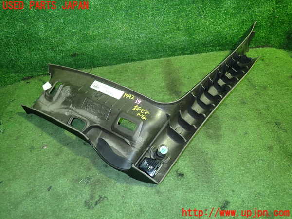 5UPJ-19927655]ベンツ SLC200 R172(172434)右フロントピラートリム 中古_m0005.jpg