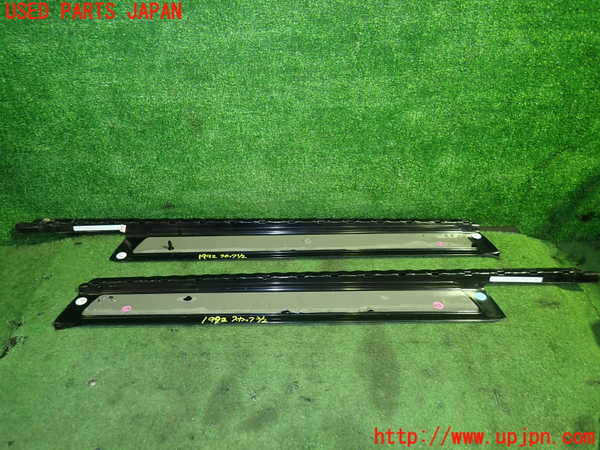 5UPJ-19927740]ベンツ SLC200 R172(172434)スカッフプレート 中古_m0005.jpg