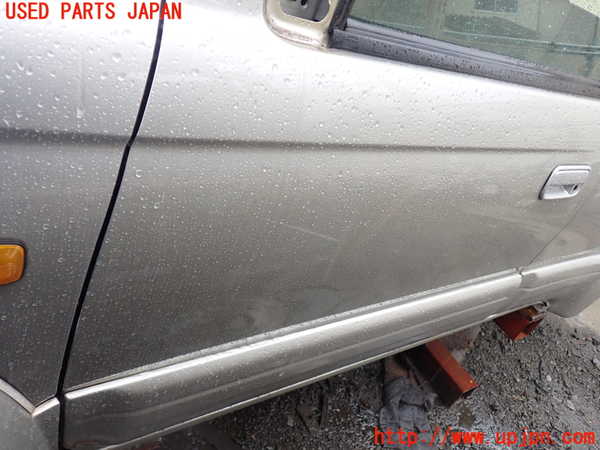 5UPJ-19931260]ハイラックスサーフ(RZN185W)左前ドア 中古_m0002.jpg