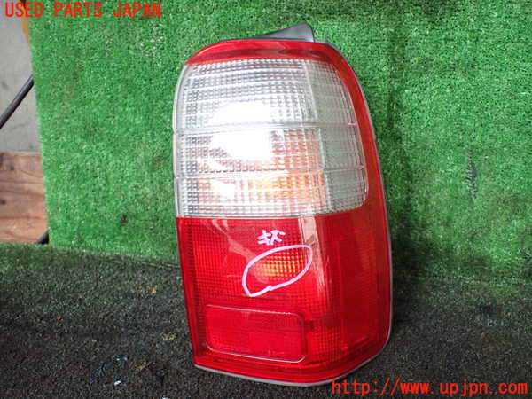 5UPJ-19931530]ハイラックスサーフ(RZN185W)右テールランプ 中古_m0001.jpg