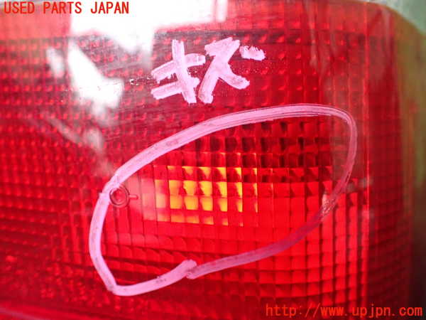 5UPJ-19931530]ハイラックスサーフ(RZN185W)右テールランプ 中古_m0002.jpg