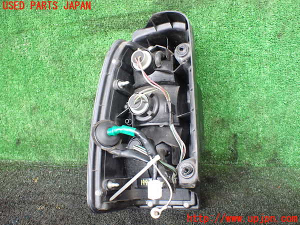 5UPJ-19931530]ハイラックスサーフ(RZN185W)右テールランプ 中古_m0003.jpg