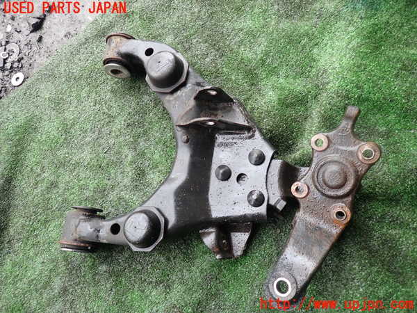 5UPJ-19935176]ハイラックスサーフ(RZN185W)右フロントロアアーム1 中古_m0002.jpg