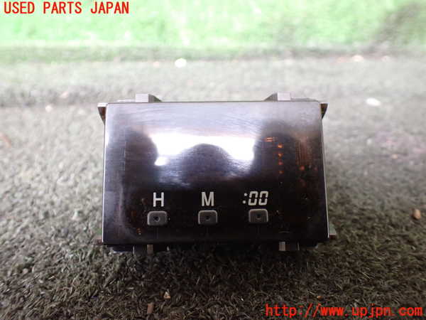 5UPJ-19937850]ハイラックスサーフ(RZN185W)時計 中古_m0001.jpg