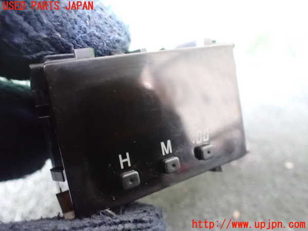 5UPJ-19937850]ハイラックスサーフ(RZN185W)時計 中古_m0002.jpg