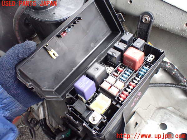5UPJ-19936742]ハイラックスサーフ(RZN185W)ヒューズボックス2 中古_m0002.jpg
