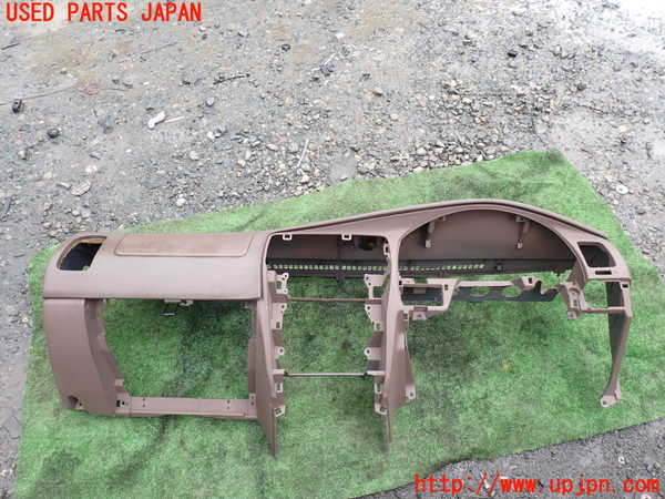 5UPJ-19937505]ハイラックスサーフ(RZN185W)ダッシュボード 中古_m0001.jpg
