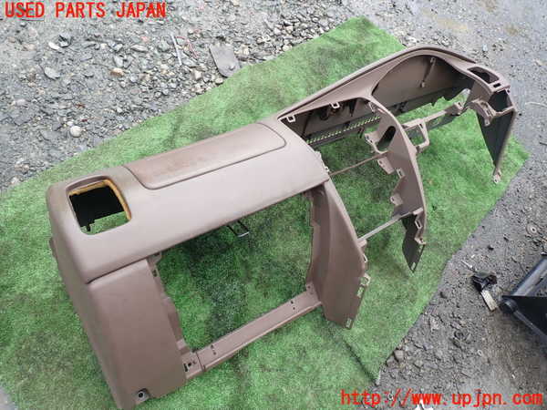 5UPJ-19937505]ハイラックスサーフ(RZN185W)ダッシュボード 中古_m0003.jpg