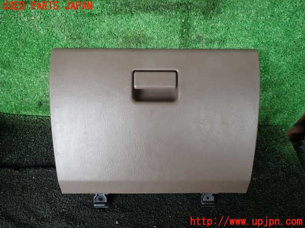 5UPJ-19937516]ハイラックスサーフ(RZN185W)グローブボックス1 中古_m0001.jpg