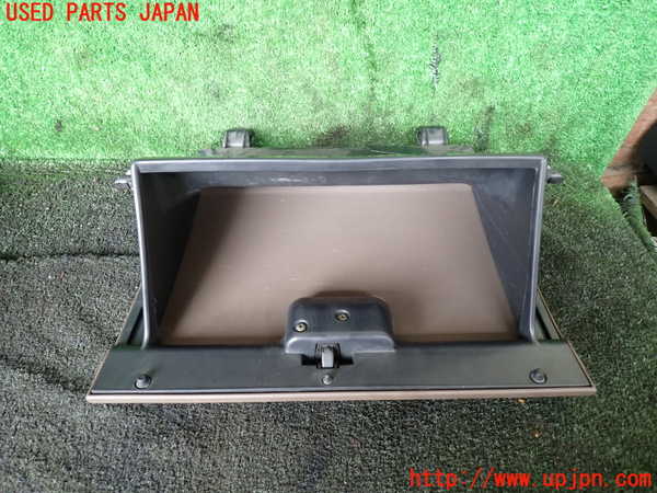 5UPJ-19937516]ハイラックスサーフ(RZN185W)グローブボックス1 中古_m0003.jpg