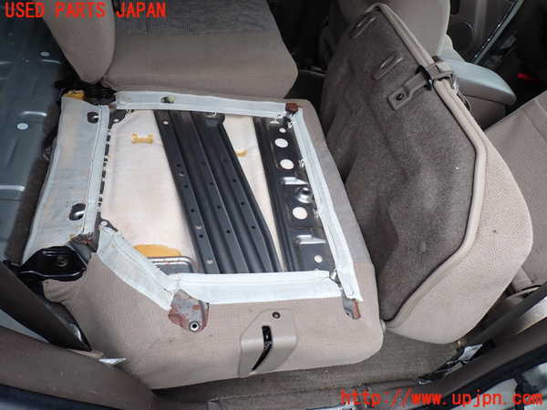 5UPJ-19937145]ハイラックスサーフ(RZN185W)右2列目シート 中古_m0004.jpg