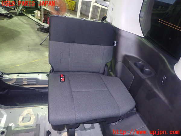 5UPJ-19967265]セレナ e-POWER(GC28)左3列目シート 中古_m0001.jpg