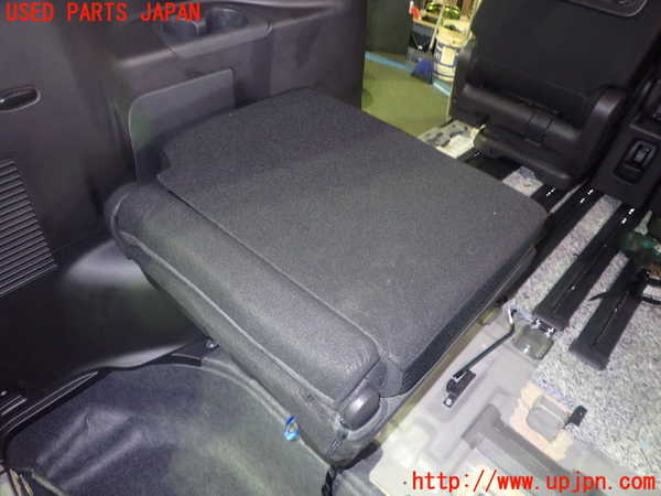 5UPJ-19967265]セレナ e-POWER(GC28)左3列目シート 中古_m0004.jpg