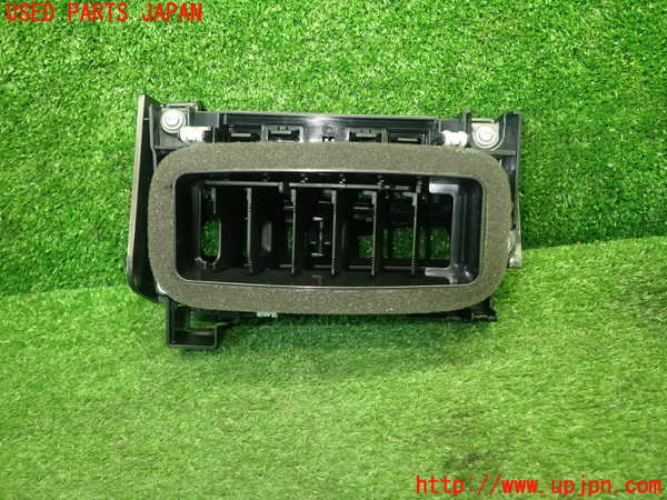 5UPJ-19967526]セレナ e-POWER(GC28)エアコン吹き出し口1 (右) 中古_m0004.jpg