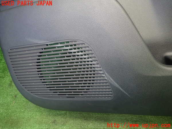 5UPJ-19961234]セレナ e-POWER(GC28)右前ドア内張り 中古_m0004.jpg