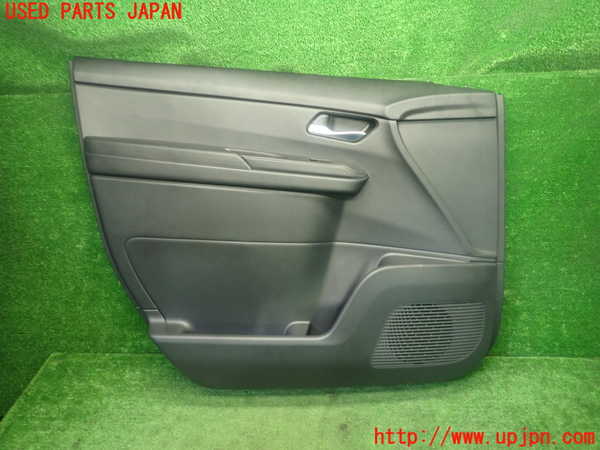 5UPJ-19961264]セレナ e-POWER(GC28)左前ドア内張り 中古_m0001.jpg